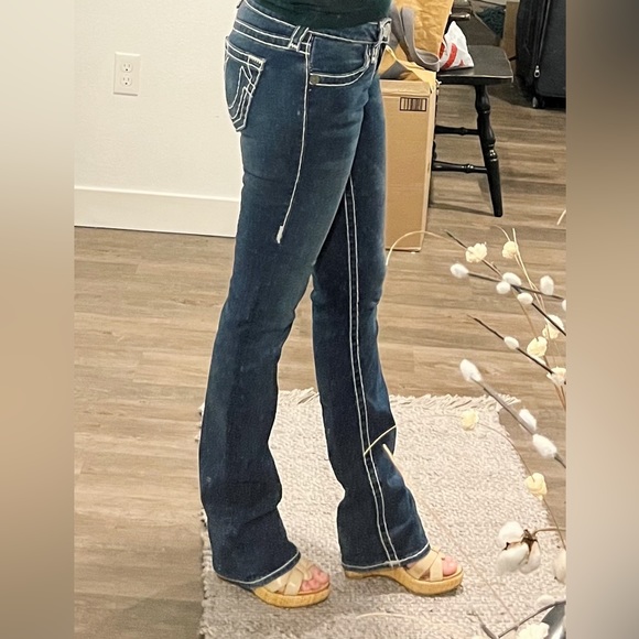 True Religion Johnny Super T low rise straight leg jeans. - Picture 8 of 10